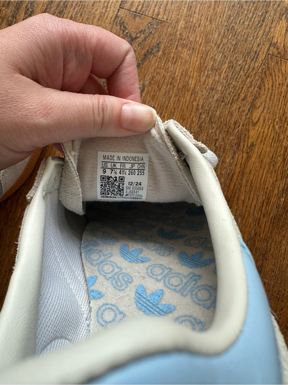 adidas Women's size 9 Handball Spezial Beige and Blue Sneakers - Picture 5 of 5
